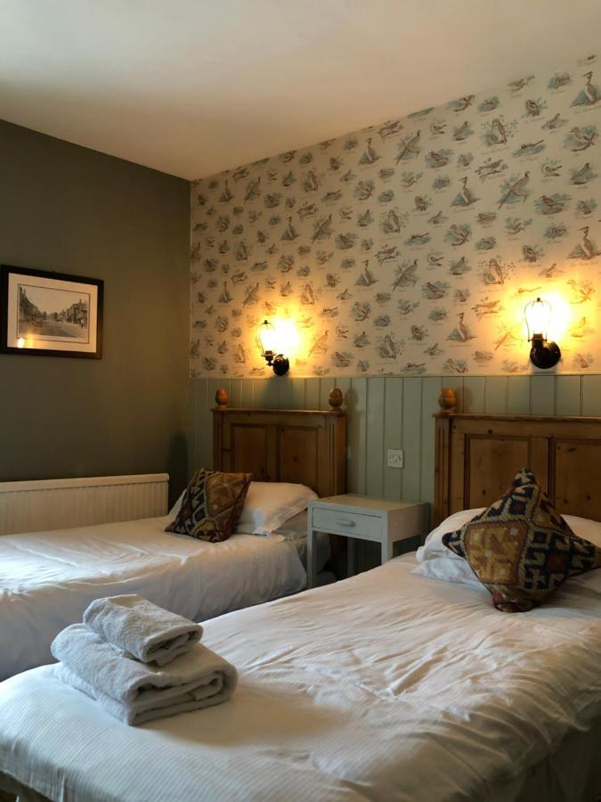 The Golden Pheasant Hotel Burford Esterno foto