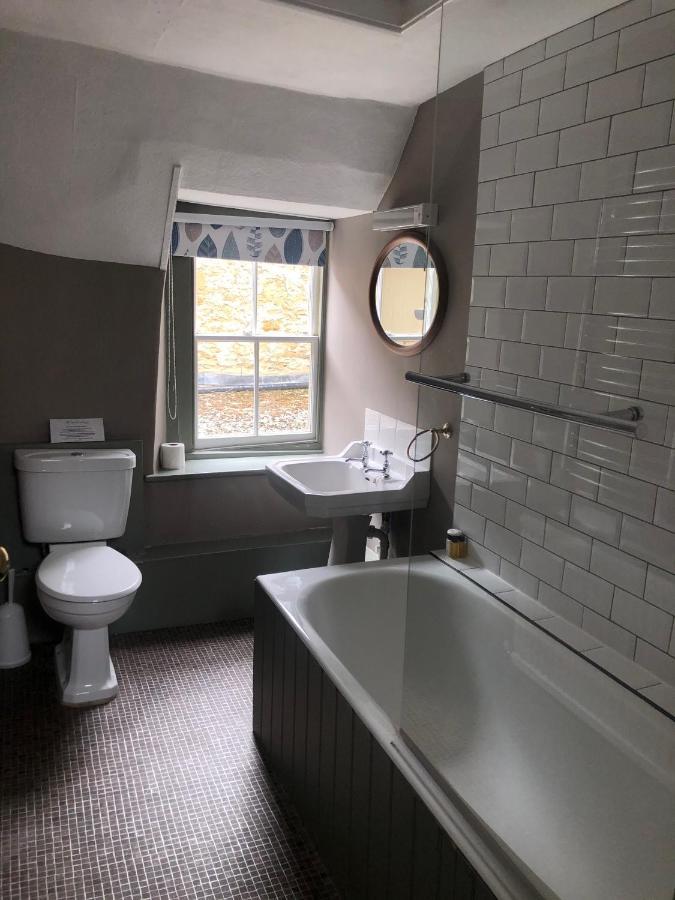 The Golden Pheasant Hotel Burford Esterno foto