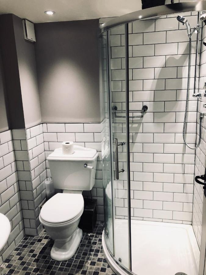 The Golden Pheasant Hotel Burford Esterno foto