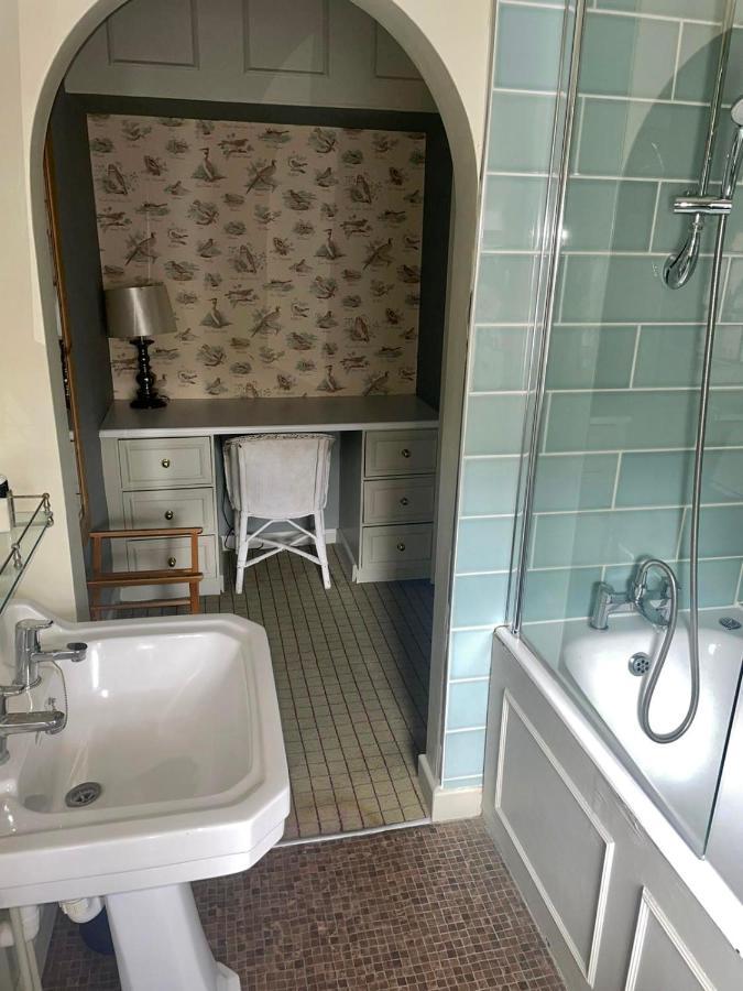 The Golden Pheasant Hotel Burford Esterno foto