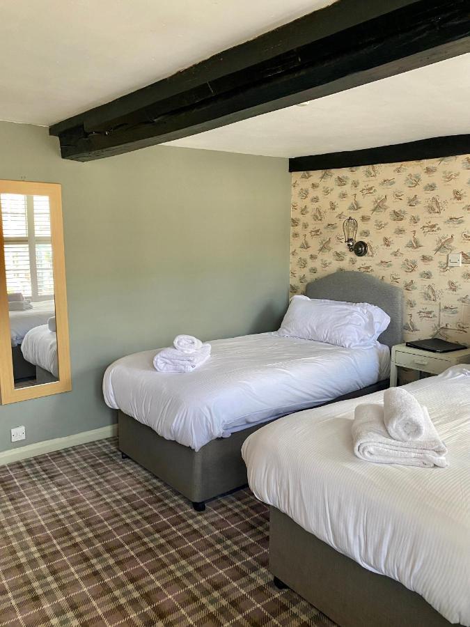 The Golden Pheasant Hotel Burford Esterno foto