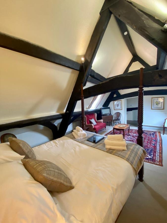 The Golden Pheasant Hotel Burford Esterno foto