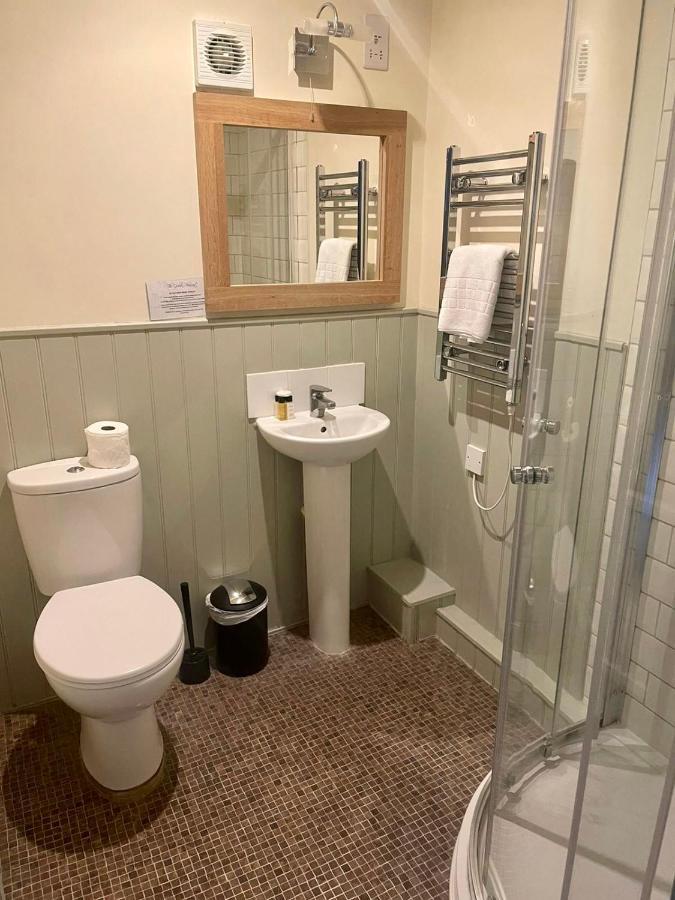 The Golden Pheasant Hotel Burford Esterno foto