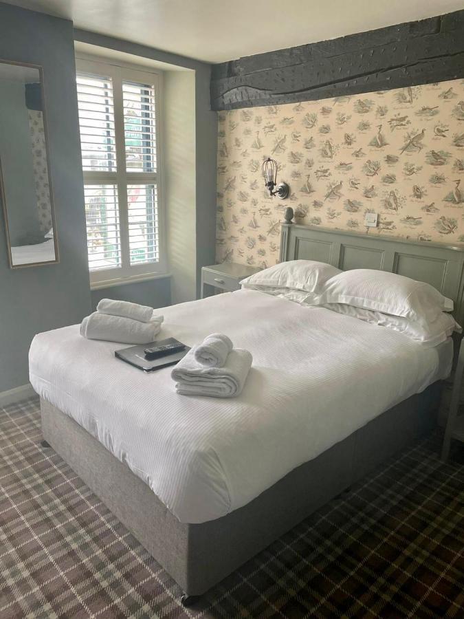 The Golden Pheasant Hotel Burford Esterno foto