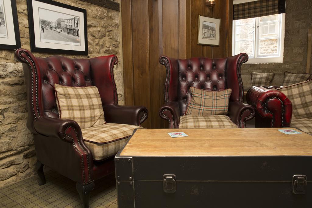 The Golden Pheasant Hotel Burford Esterno foto