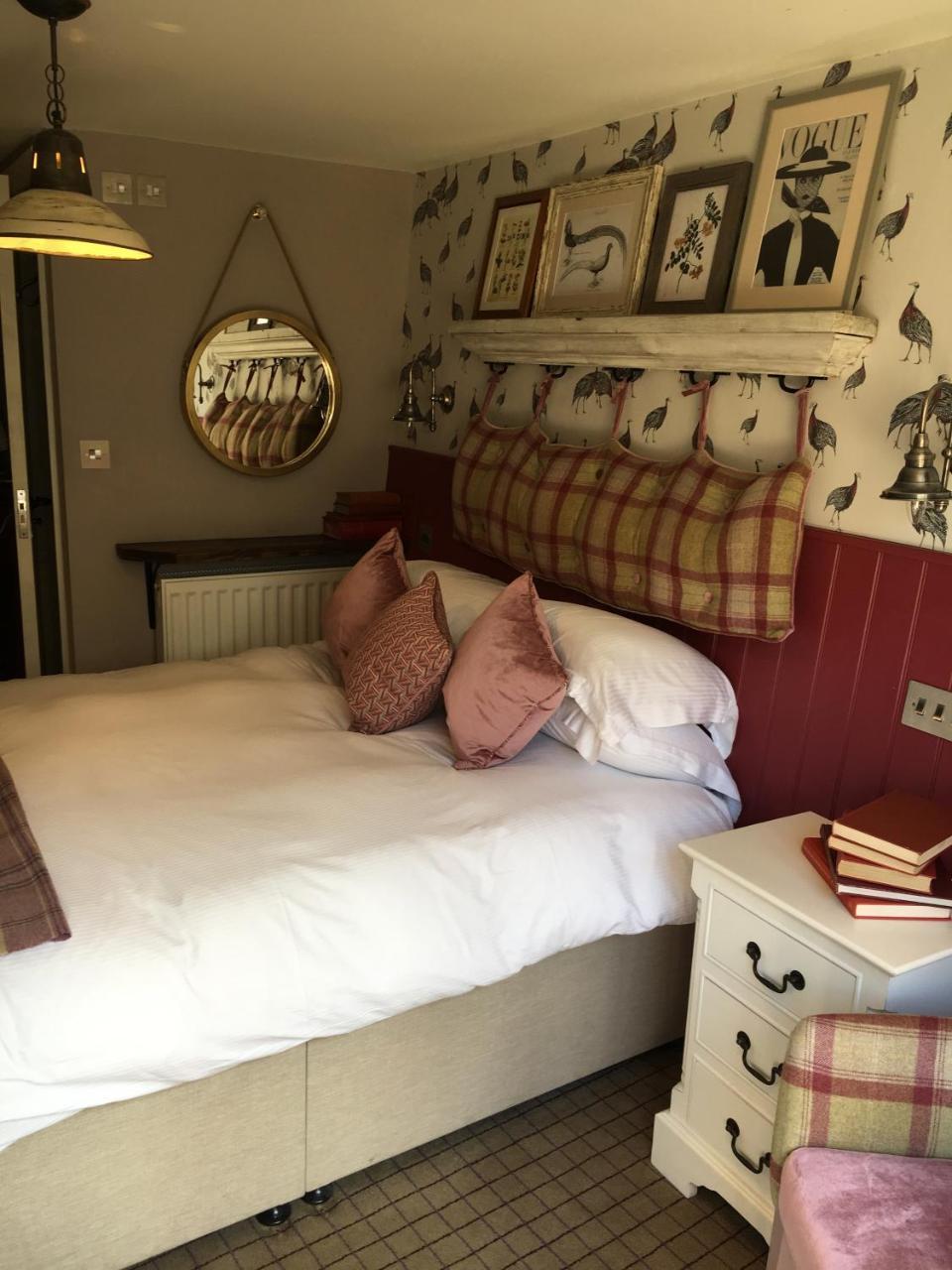 The Golden Pheasant Hotel Burford Esterno foto