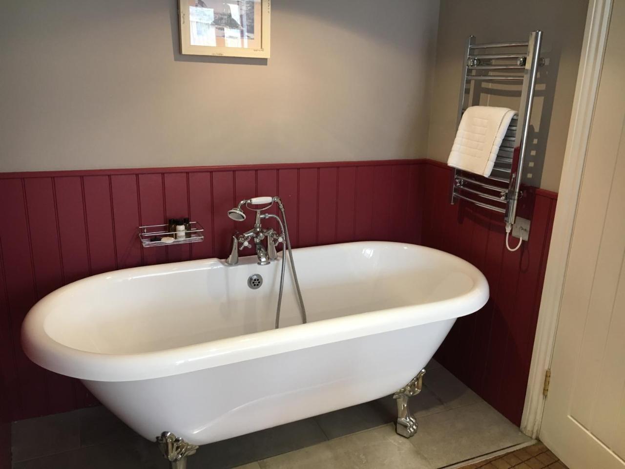 The Golden Pheasant Hotel Burford Esterno foto